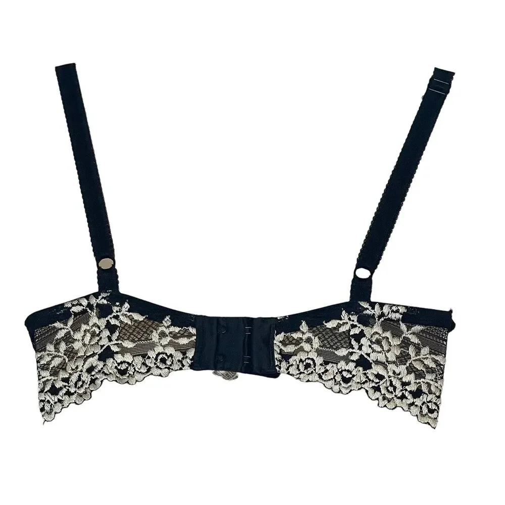 Wacoal Embrace Size 32 D Lace Contour‎ Bra 853191 Black w white Lace Flattering